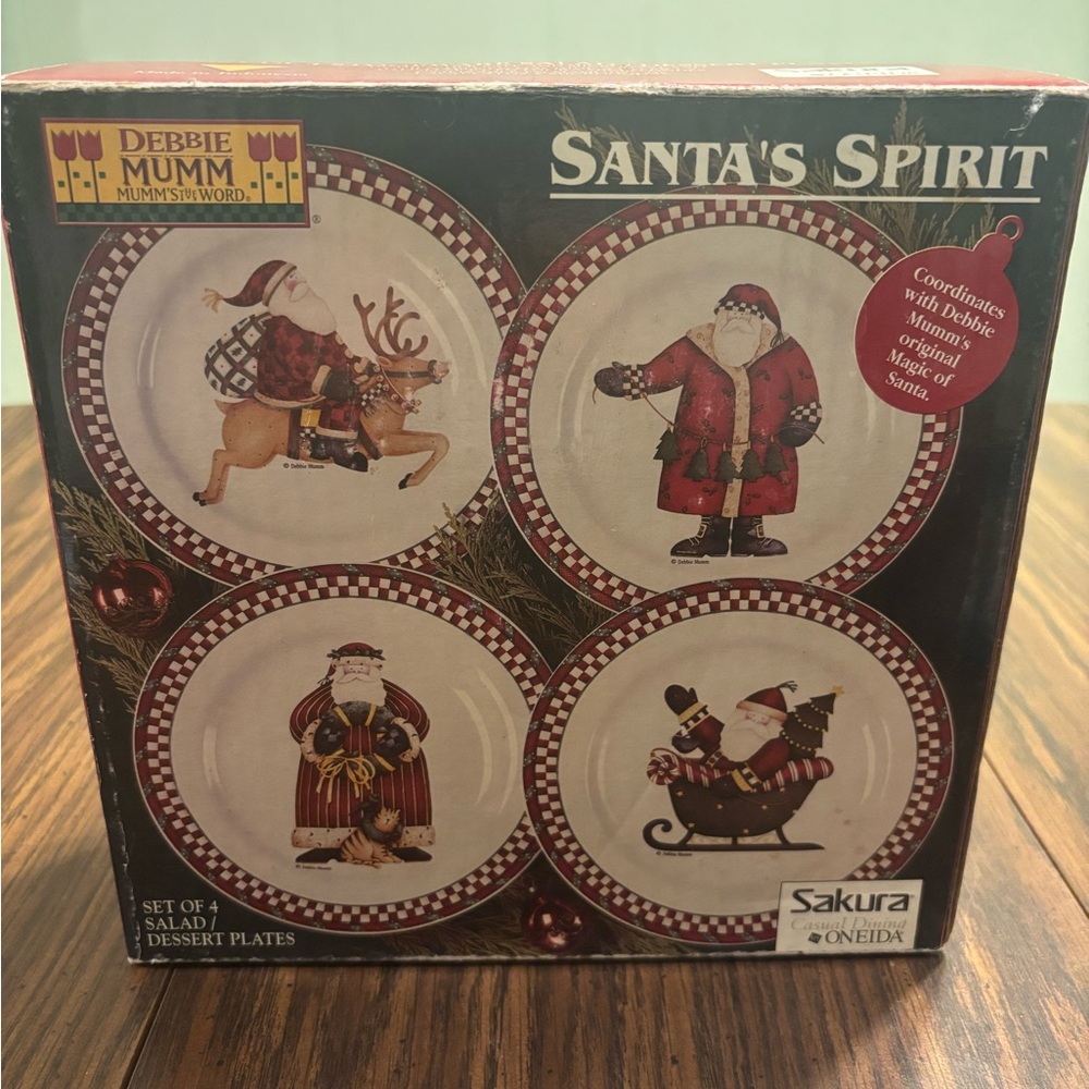 Sakura Debbie Mumm Holiday Plate Set